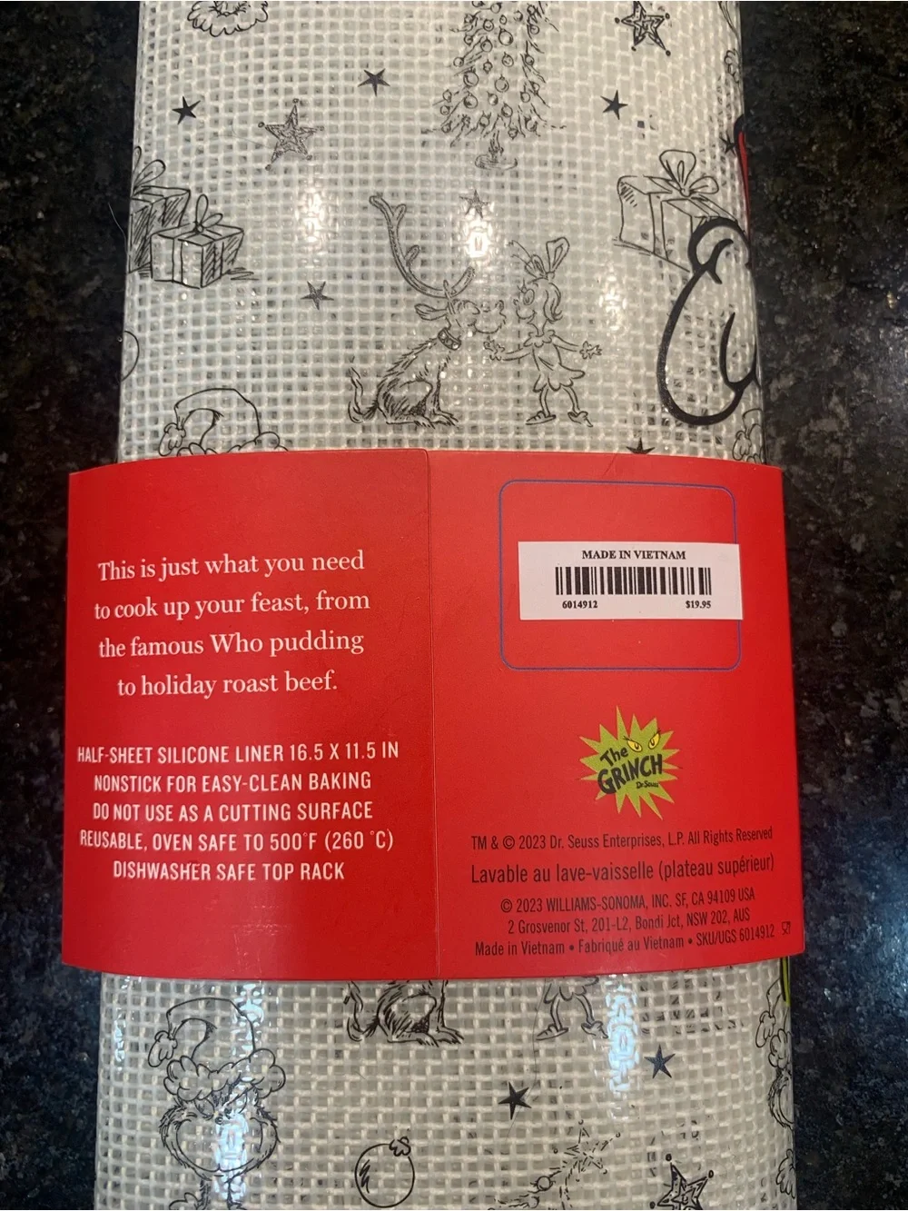 Williams Sonoma The Grinch Nonstick Silicone Baking Mat 16.5 in x 11.5 in NEW